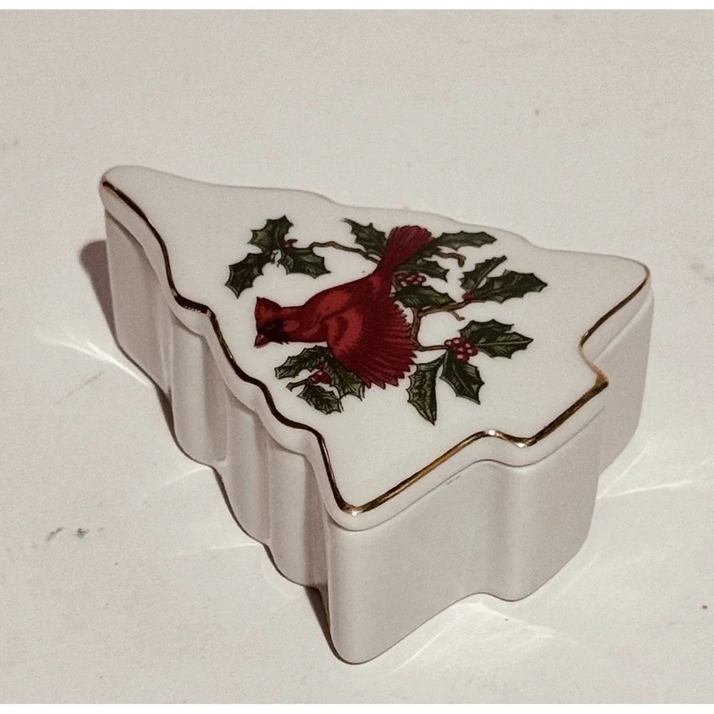 Vintage Lefton‎ Porcelain Christmas Tree Trinket Box Cardinal Design w Gold Trim